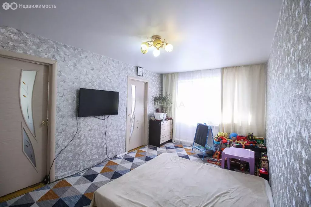 3-комнатная квартира: Барнаул, улица 80-й Гвардейской Дивизии, 20А (47 ... - Фото 1