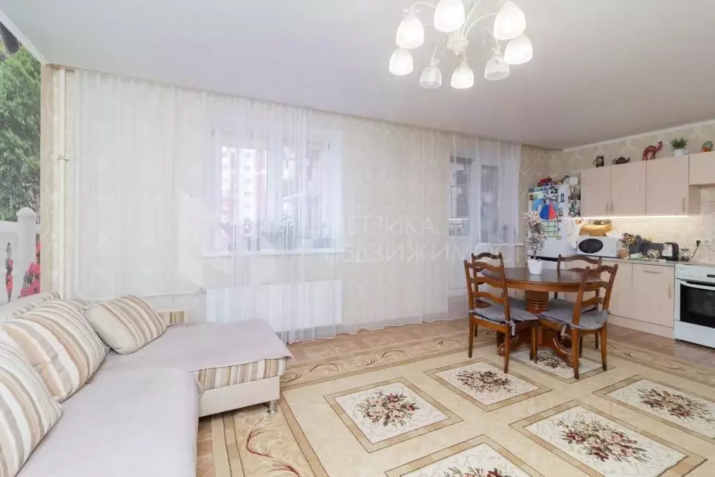 2-к кв. Тюменская область, Тюмень ул. Пермякова, 79 (89.9 м) - Фото 1