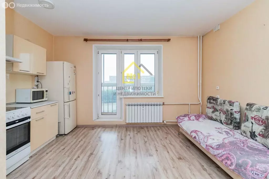 Квартира-студия: Челябинск, улица Молодогвардейцев, 74 (24 м) - Фото 0