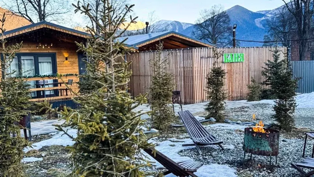 Дом в Карачаево-Черкесия, Зеленчукский район, с. Архыз ул. Курджиева, ... - Фото 0