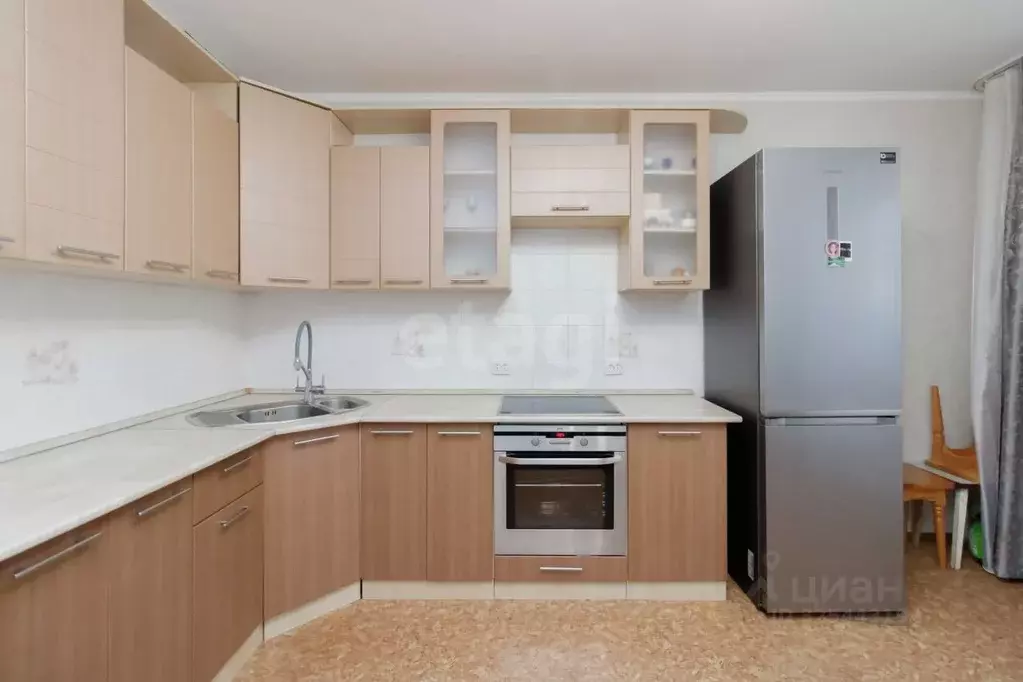 3-к кв. Тюменская область, Тюмень ул. Николая Семенова, 29к3 (90.0 м) - Фото 2