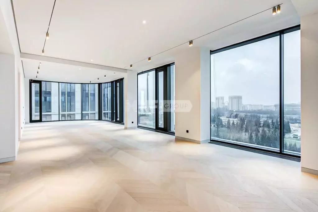 6-к кв. Москва ул. Братьев Фонченко, 1к2 (412.5 м) - Фото 1