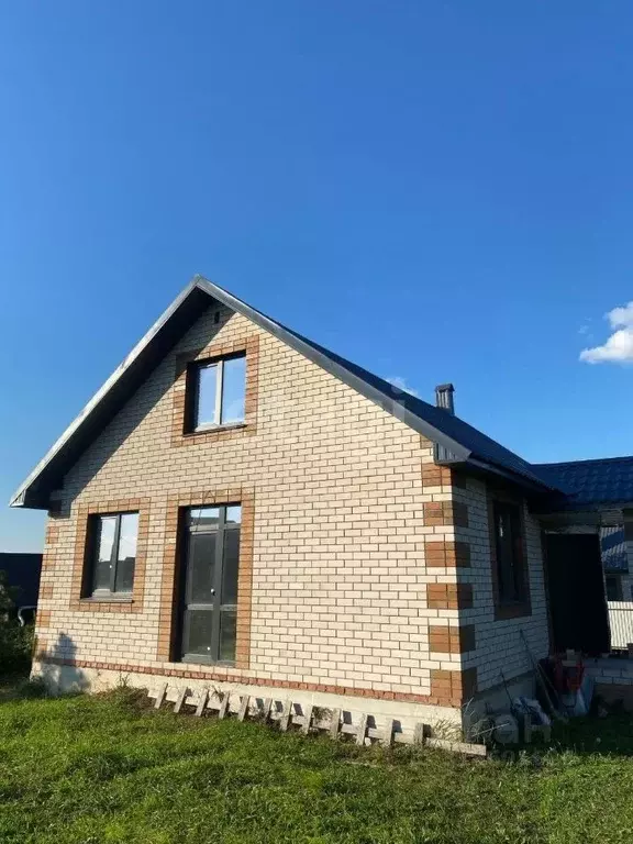 Дом в Башкортостан, Иглинский район, Акбердинский сельсовет, с. ... - Фото 1