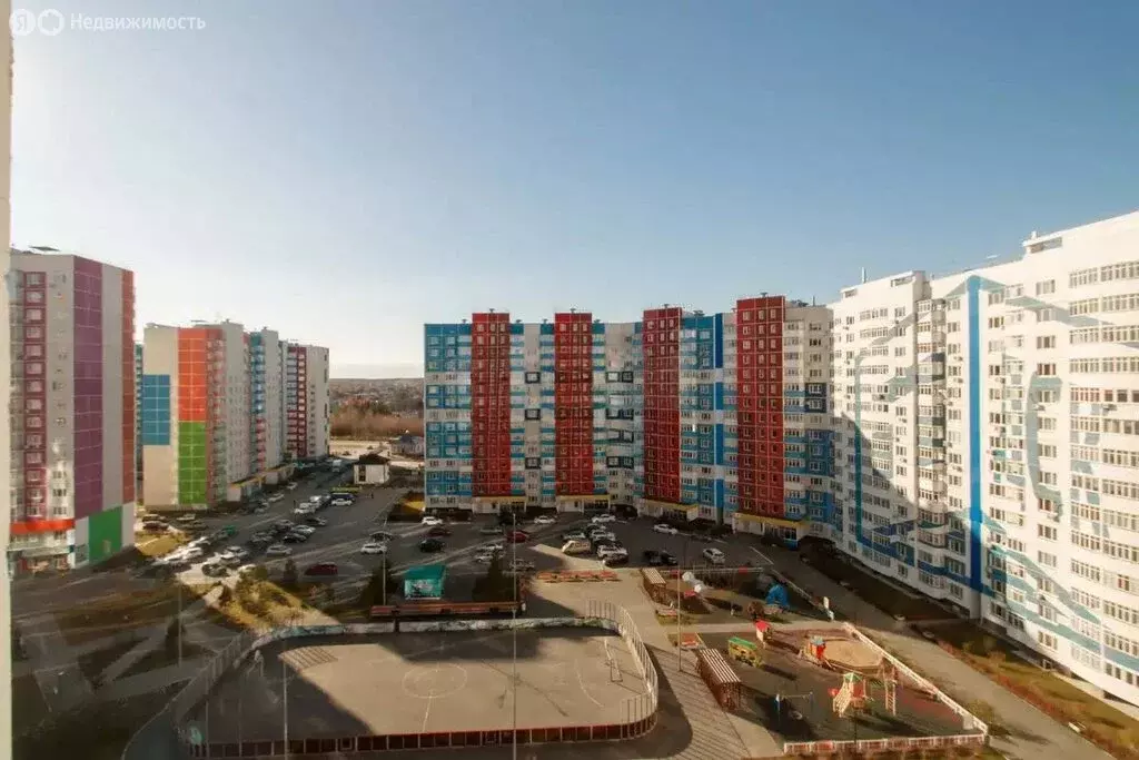 2-комнатная квартира: Тюмень, улица Павла Шарова, 1к1 (67.1 м) - Фото 1