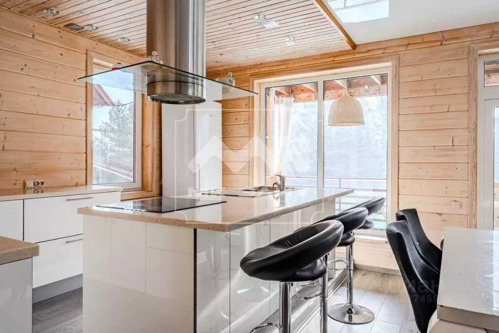 Дом в Ленинградская область, Приозерский район, Запорожское с/пос, д. ... - Фото 1