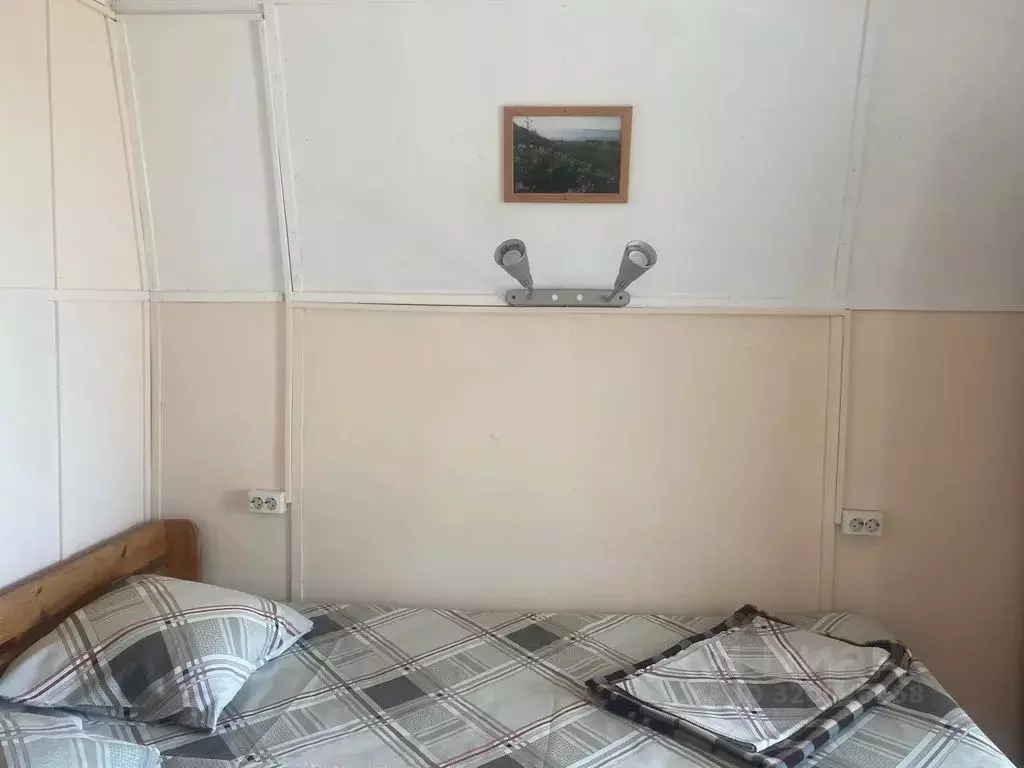 Комната Крым, Черноморский район, с. Окуневка - Фото 1