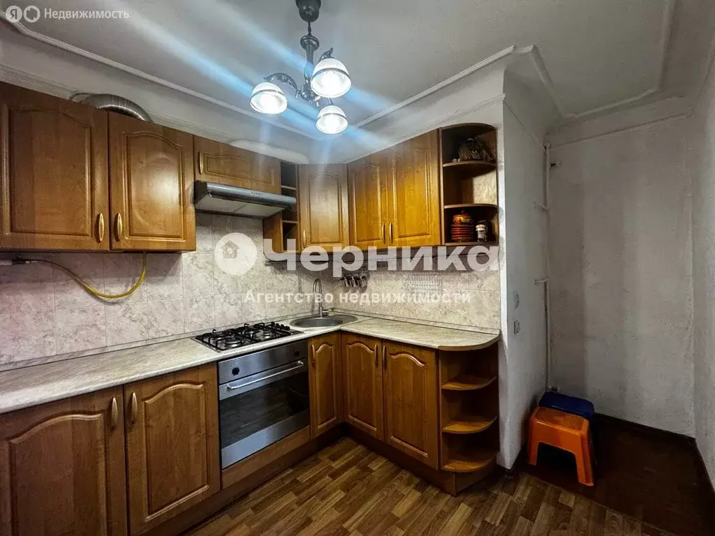 3-комнатная квартира: Шахты, улица Державина, 36 (56.6 м) - Фото 1