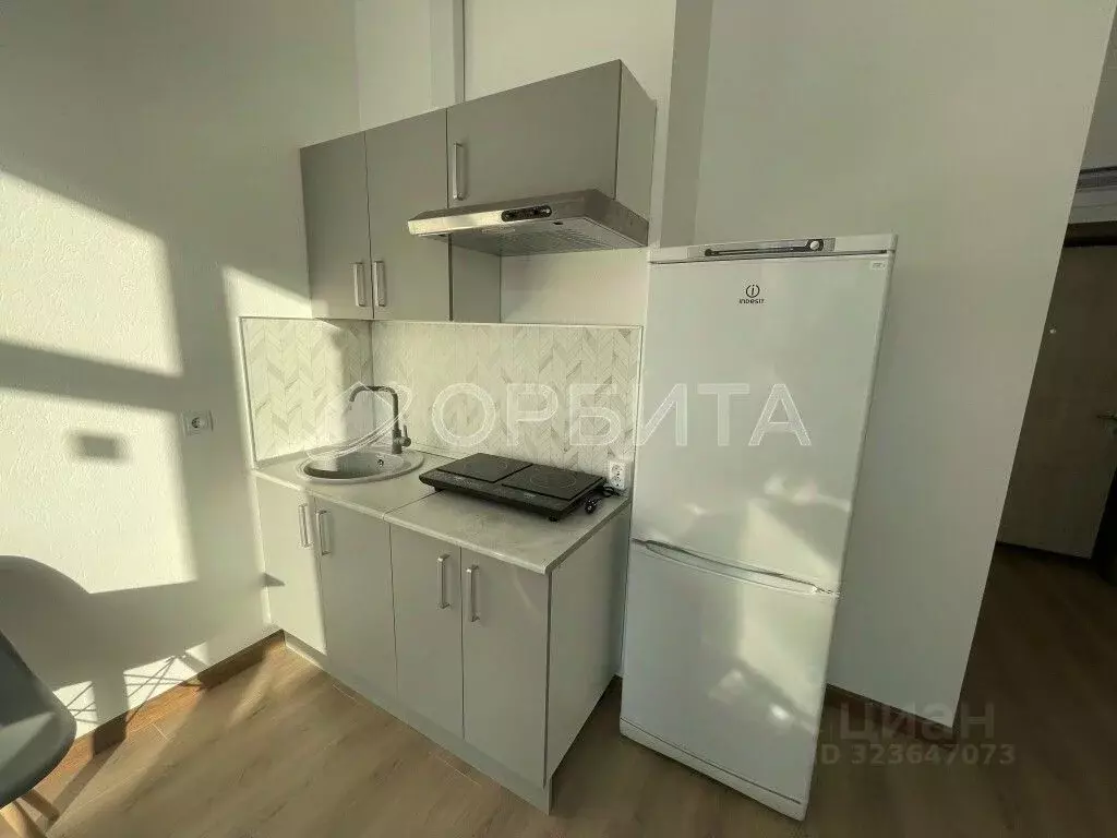 Студия Тюменская область, Тюмень ул. Сергея Свиридова, 11 (26.2 м) - Фото 2