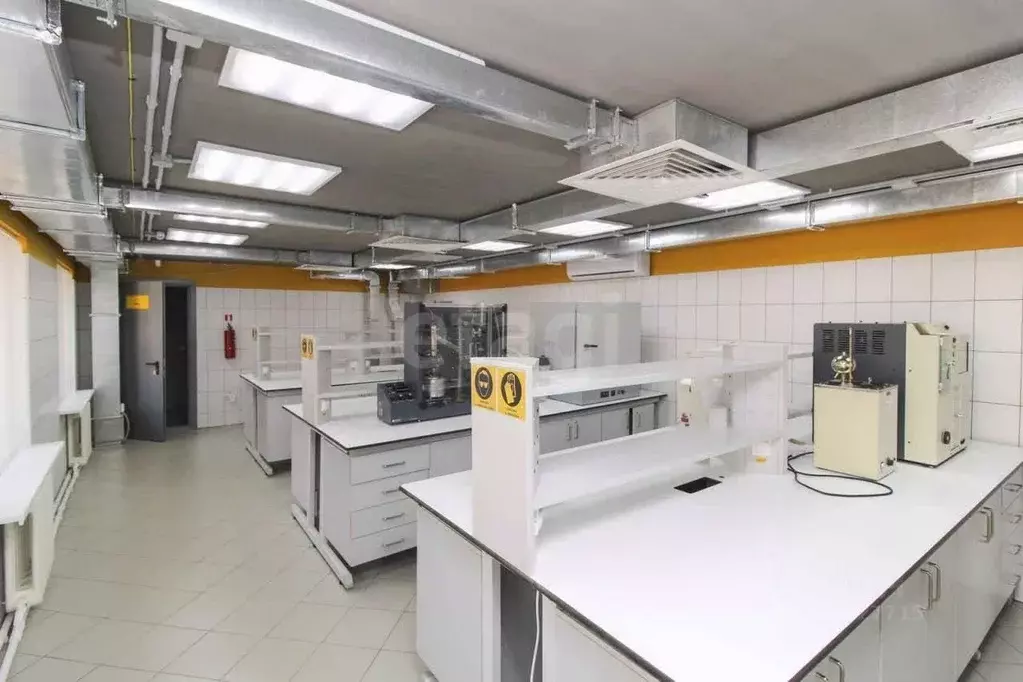 Помещение свободного назначения в Тюменская область, Тюмень ул. ... - Фото 1