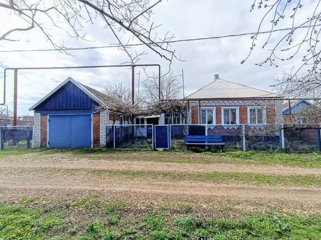 Дом в Краснодарский край, Выселковский район, Ирклиевское с/пос, ... - Фото 1