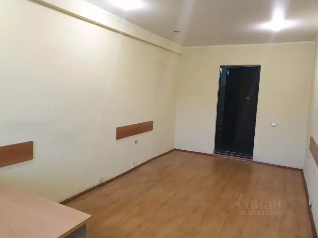 Офис в Челябинская область, Челябинск ул. Косарева, 2 (19 м) - Фото 1