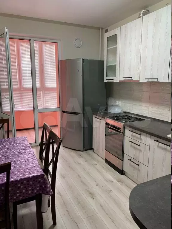 1-к. квартира, 40м, 7/10эт. - Фото 0