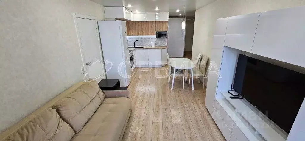 3-к кв. Тюменская область, Тюмень ул. 50 лет Октября, 57Б (82.6 м) - Фото 1