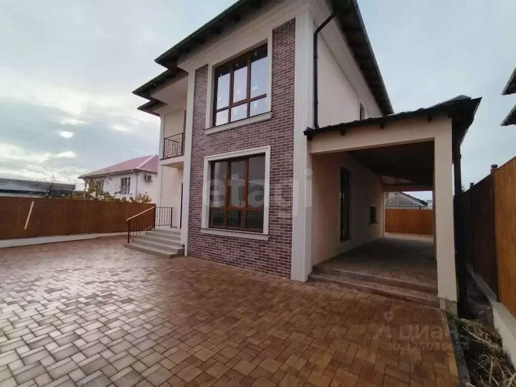 Дом в Краснодарский край, Геленджик городской округ, с. Кабардинка  ... - Фото 1