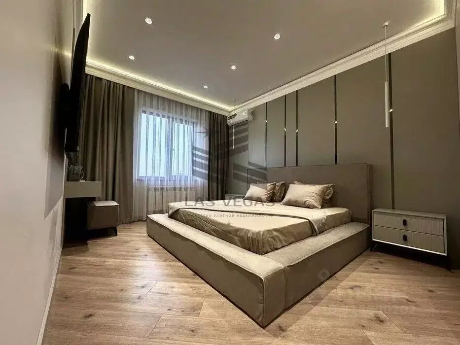 2-к кв. Татарстан, Казань ул. Алексея Козина, 9 (90.0 м) - Фото 0