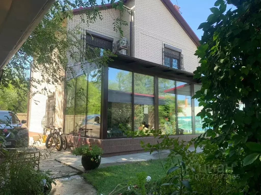 Дом в Волгоградская область, Волжский ул. Чайковского, 4А (200 м) - Фото 1