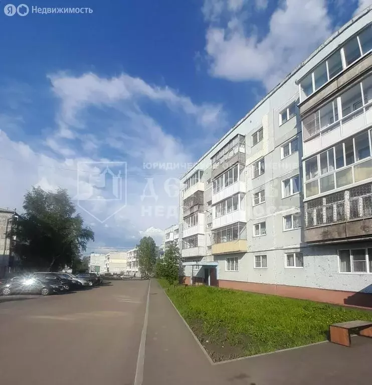 3-комнатная квартира: Берёзовский, улица Волкова, 8 (64.5 м) - Фото 0