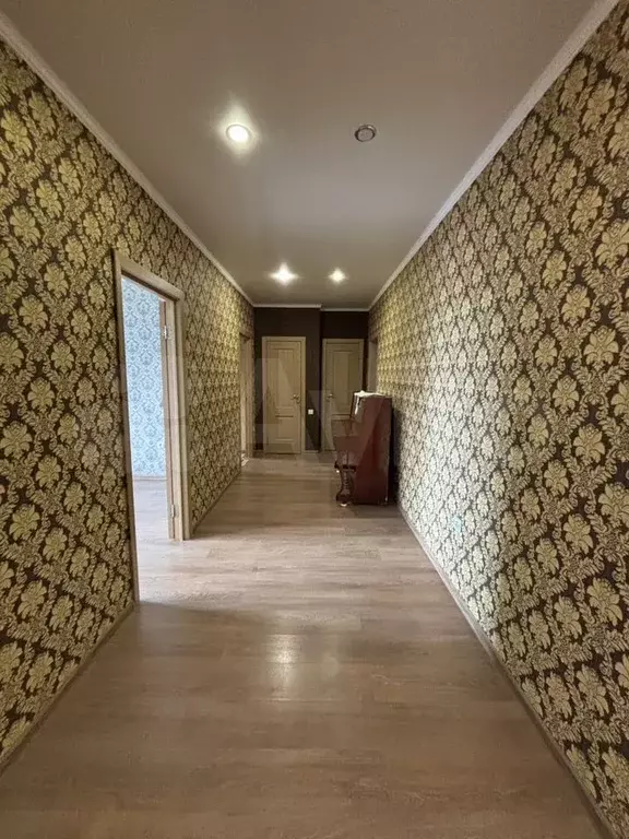 3-к. квартира, 82 м, 3/3 эт. - Фото 1