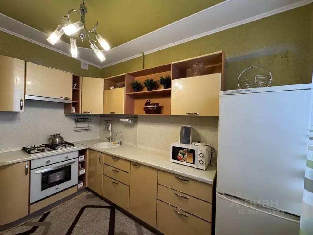 3-к кв. Астраханская область, Астрахань ул. Валерии Барсовой, 14 (72.0 ... - Фото 1