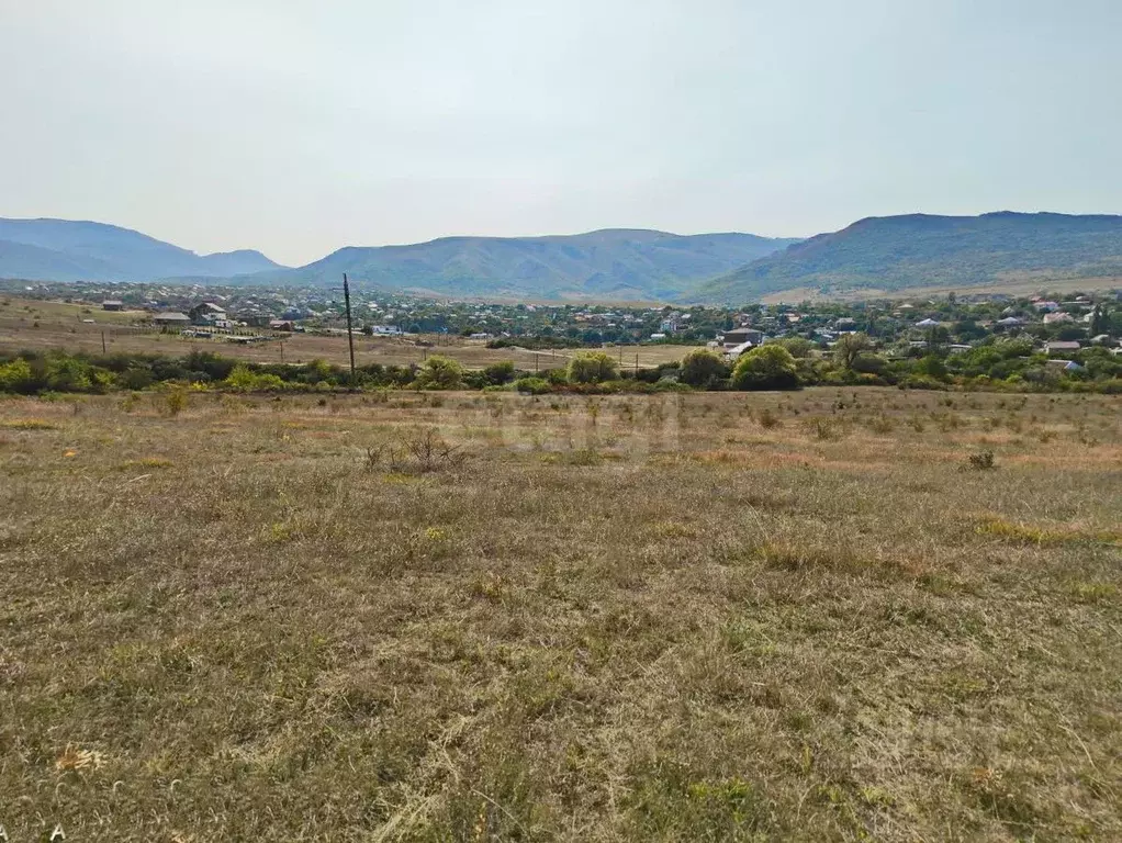 Участок в Крым, Симферопольский район, Добровское с/пос, с. Заречное ... - Фото 1