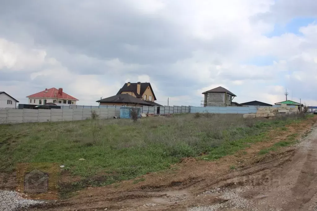 Участок в Крым, Симферопольский район, с. Мирное  (10.0 сот.) - Фото 1