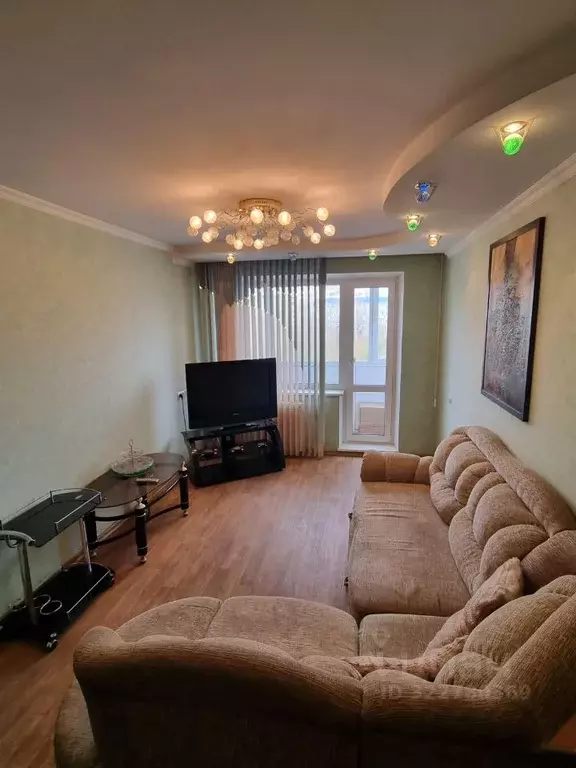 3-к кв. Омская область, Омск Волочаевская ул., 15Е (60.0 м) - Фото 1