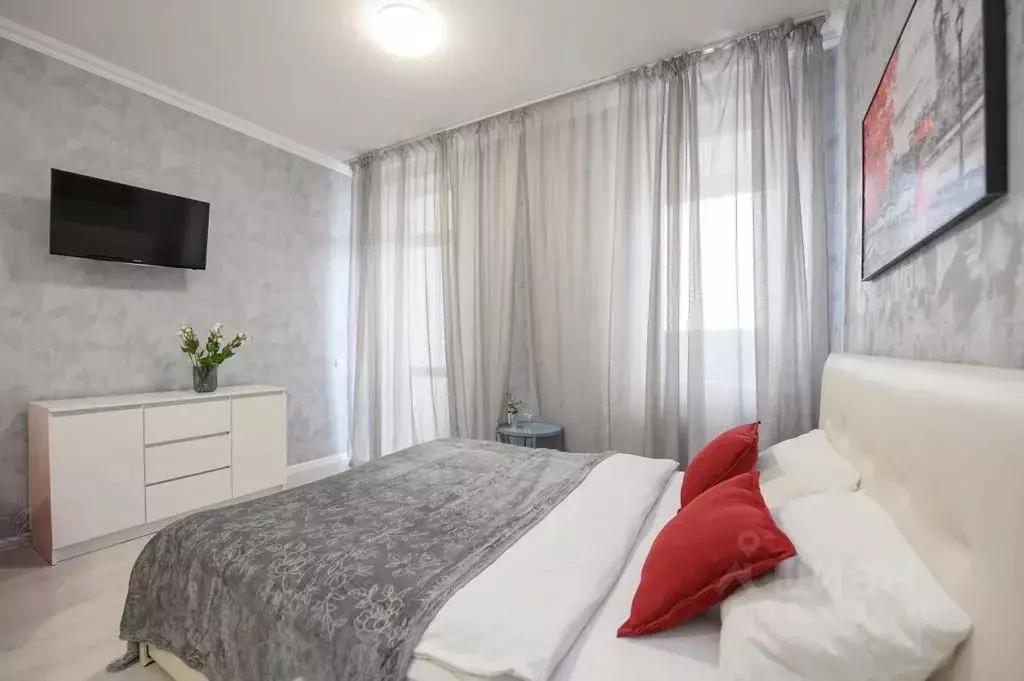 Студия Свердловская область, Екатеринбург ул. Азина, 22/7 (30.0 м) - Фото 1