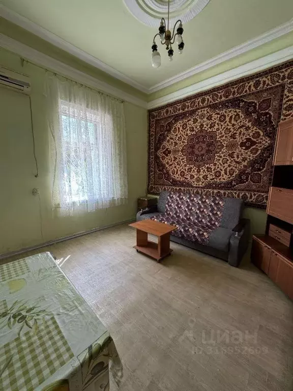 Дом в Краснодарский край, Краснодар Центральный мкр, ул. Коммунаров, ... - Фото 1