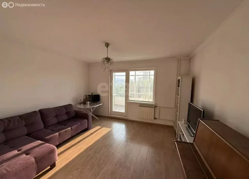 3-комнатная квартира: Красноярск, Вербная улица, 10 (70 м) - Фото 2