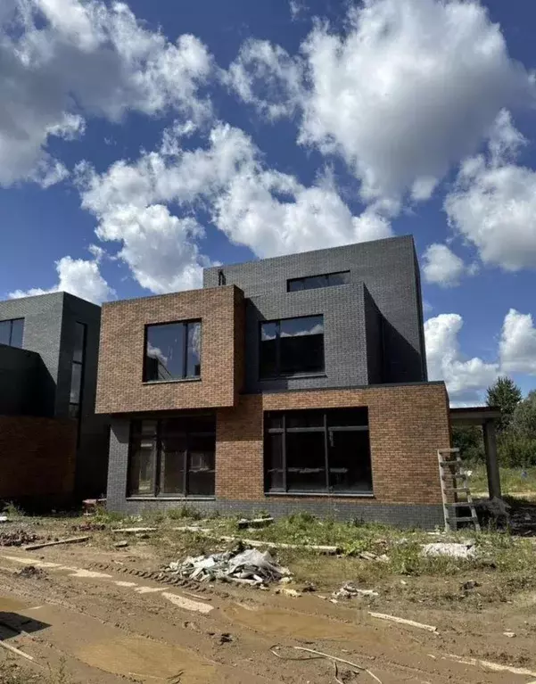 Коттедж, 308 м - Фото 1