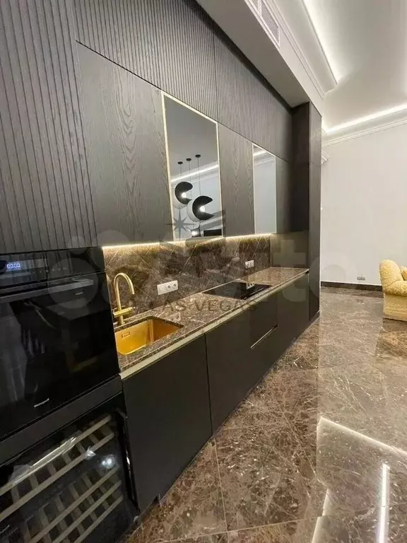 3-к. квартира, 130 м, 2/8 эт. - Фото 1