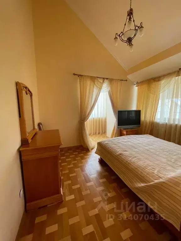 2-к кв. Саратовская область, Саратов ул. Усть-Курдюмская, 12/1 (71.0 ... - Фото 0