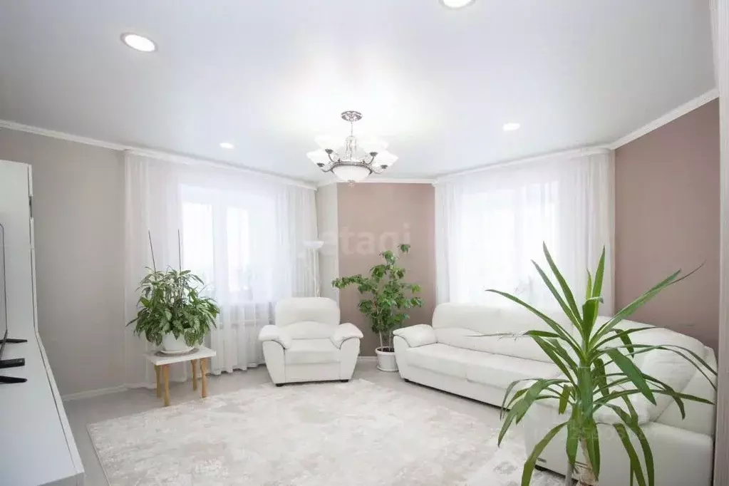 2-к кв. Калужская область, Калуга ул. Кубяка, 9к8 (64.4 м) - Фото 0