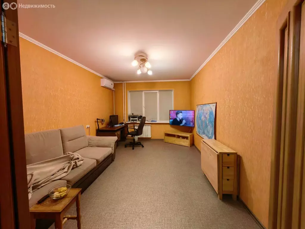 3-комнатная квартира: Омск, улица Малиновского, 14к1 (63 м) - Фото 1