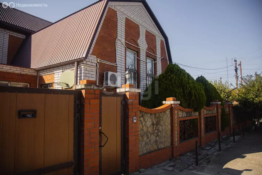 Дом в Старотитаровская, Железнодорожная улица (272 м) - Фото 1