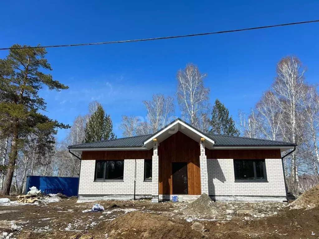 Дом в Алтайский край, Первомайский район, с. Санниково ул. Молодежная ... - Фото 0