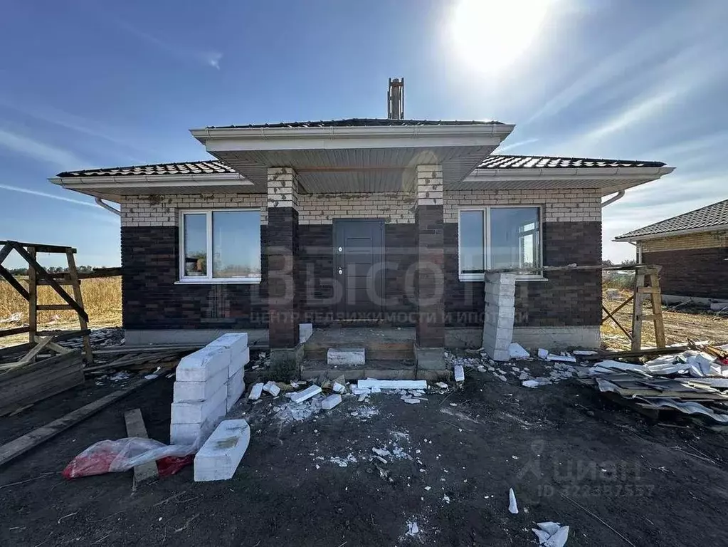 Дом в Воронежская область, с. Новая Усмань, Соловьиный мкр  (100 м) - Фото 1