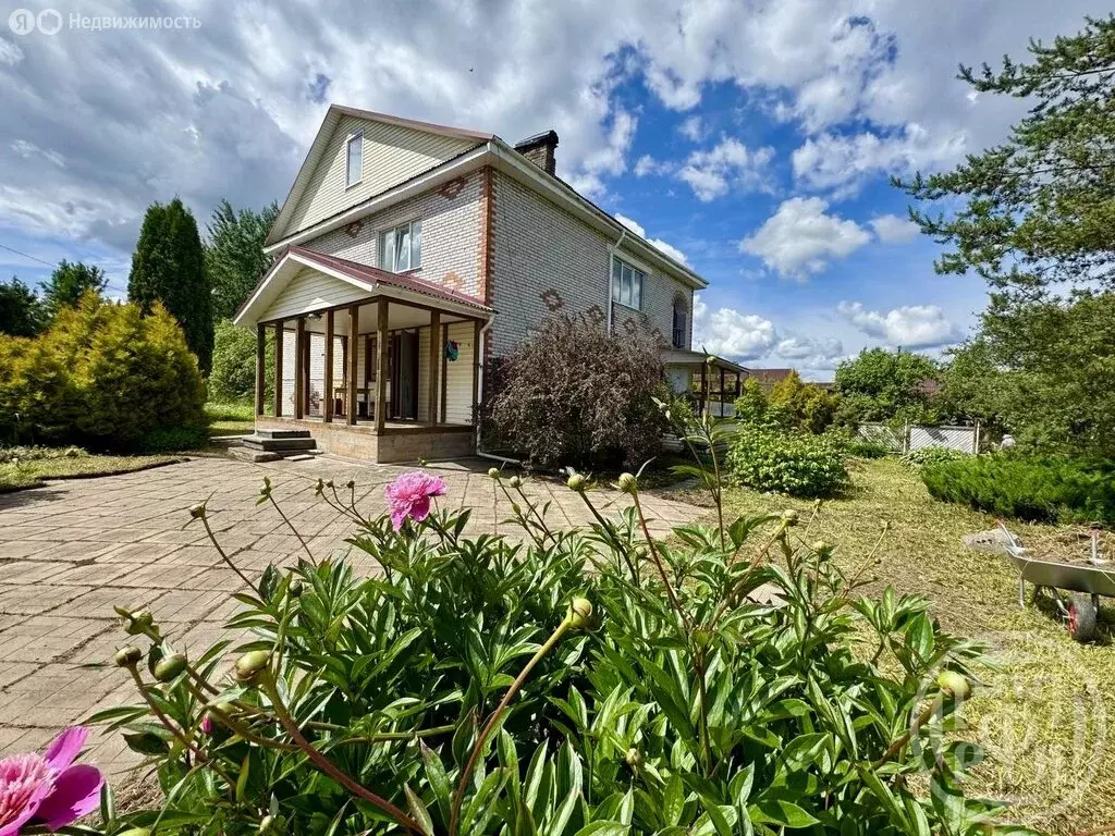 Дом в Скребловское сельское поселение, деревня Бутковичи (200 м) - Фото 1