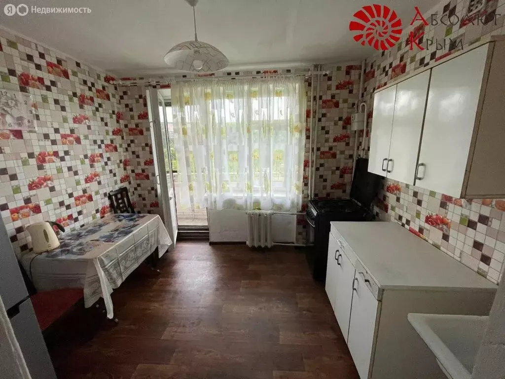 3-комнатная квартира: Феодосия, улица Степаняна, 59 (67 м) - Фото 0