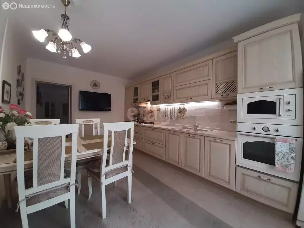 3-комнатная квартира: Астрахань, улица Бориса Алексеева, 61к1 (71.3 м) - Фото 0