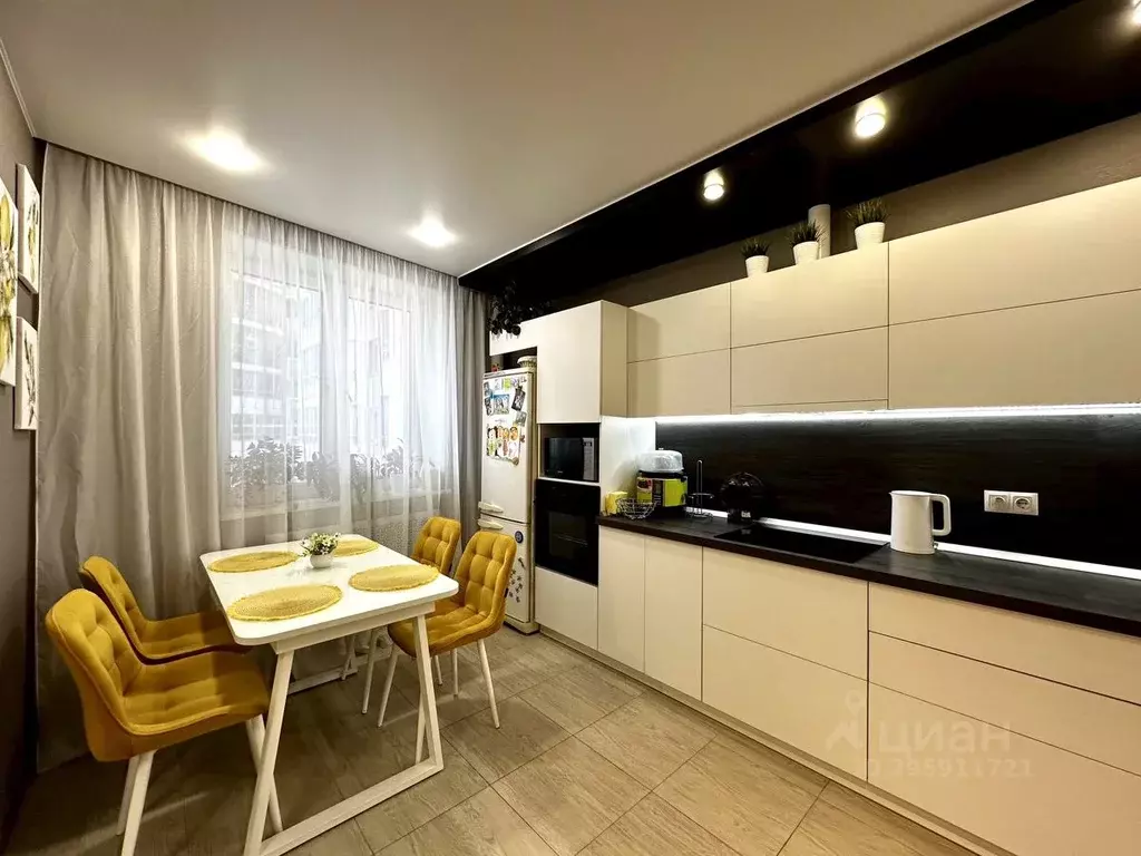 3-к кв. Кировская область, Киров ул. Калинина, 40 (82.3 м) - Фото 2