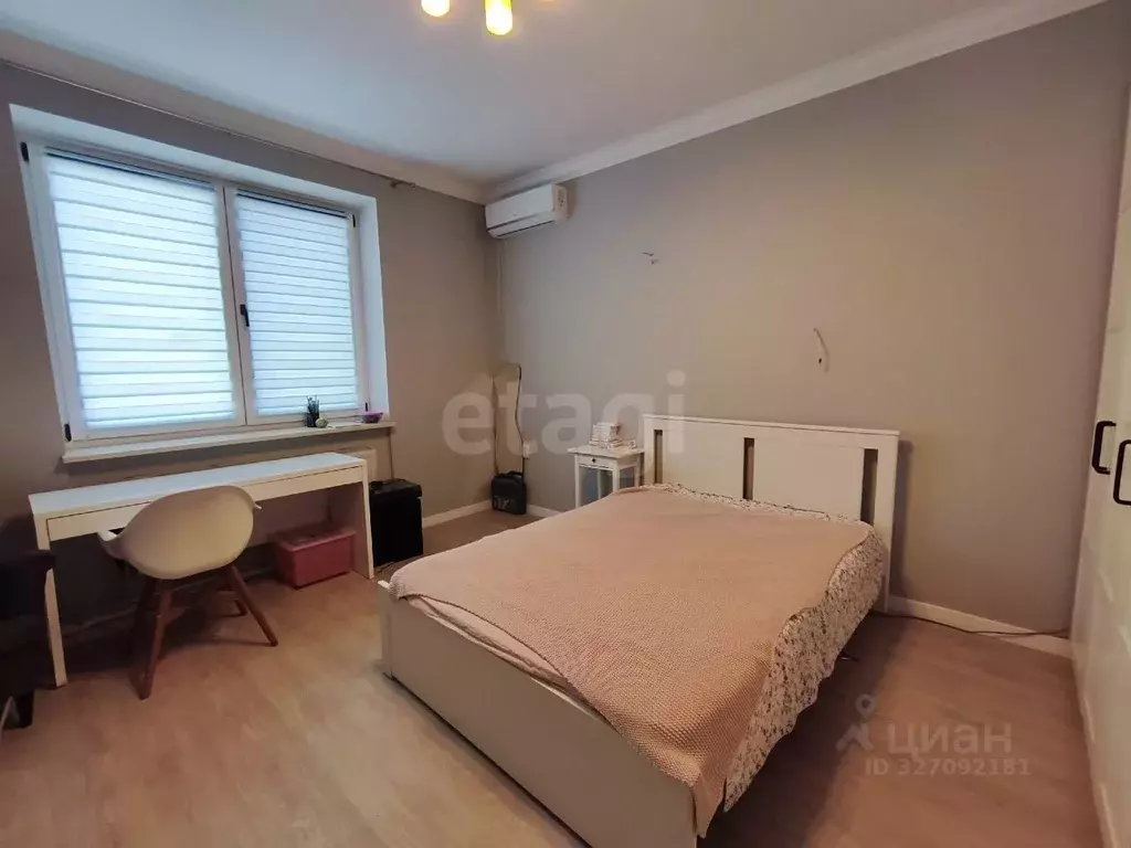 Дом в Крым, Симферополь ул. Салгирная (248 м) - Фото 1