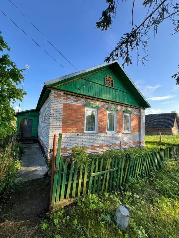 Дом в Псковская область, Порховский муниципальный округ, д. Бродовичи  ... - Фото 1