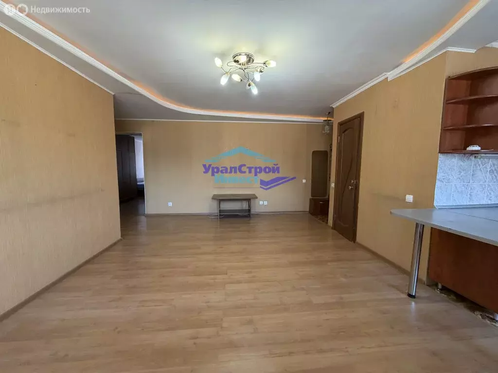 3-комнатная квартира: Октябрьский, Комсомольская улица, 19 (55.9 м) - Фото 2