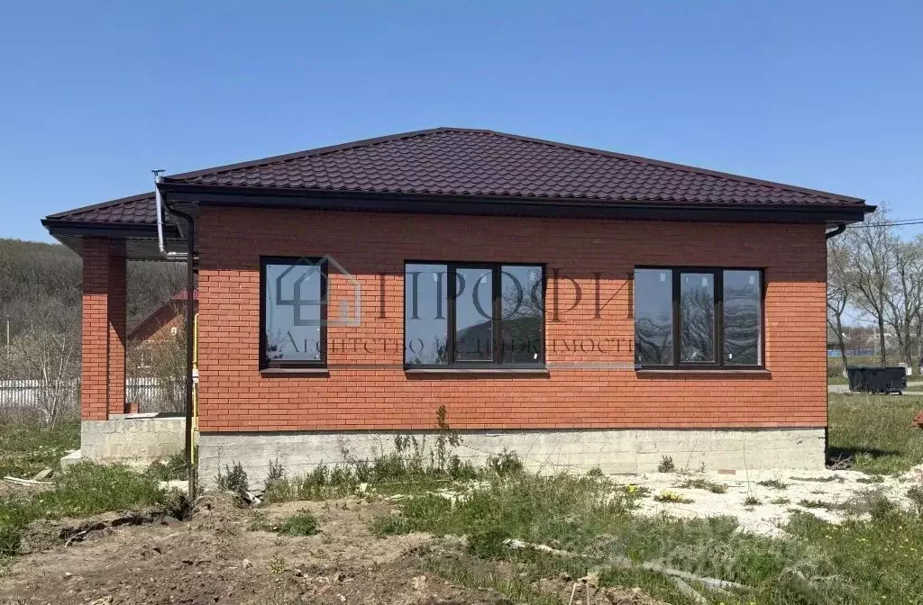 Дом в Белгородская область, Новооскольский муниципальный округ, с. ... - Фото 1