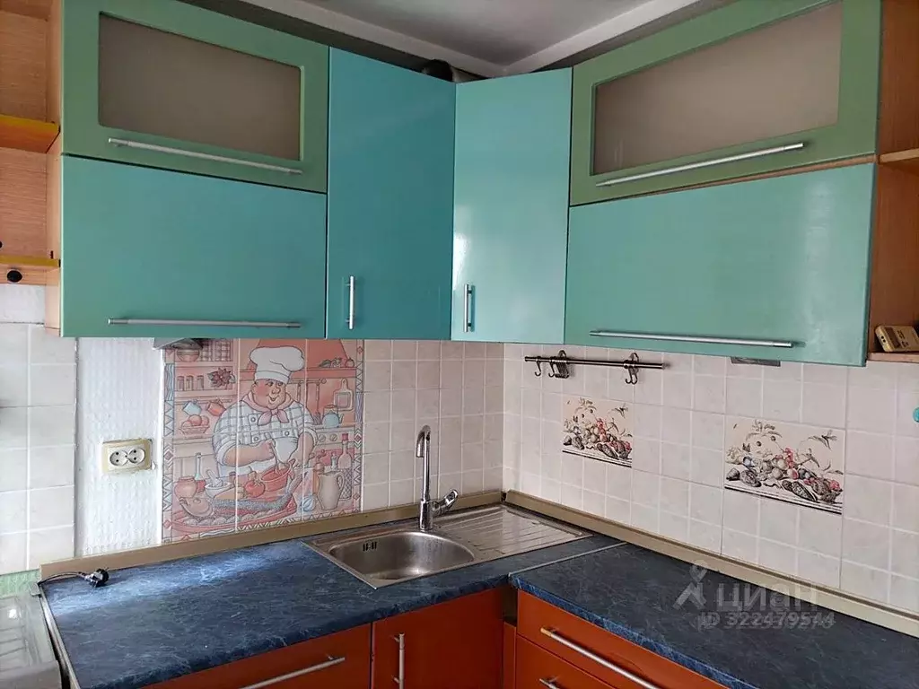 3-к кв. Омская область, Омск просп. Космический, 21 (41.8 м) - Фото 1