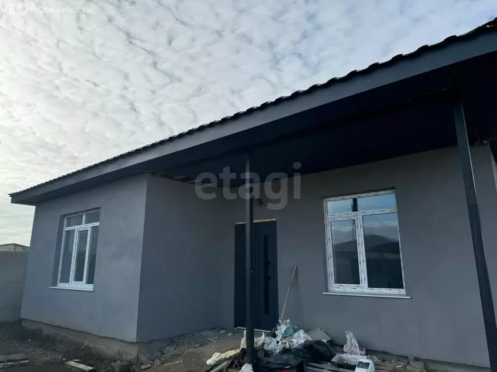 Дом в село Мирное, Богатая улица (130 м) - Фото 1