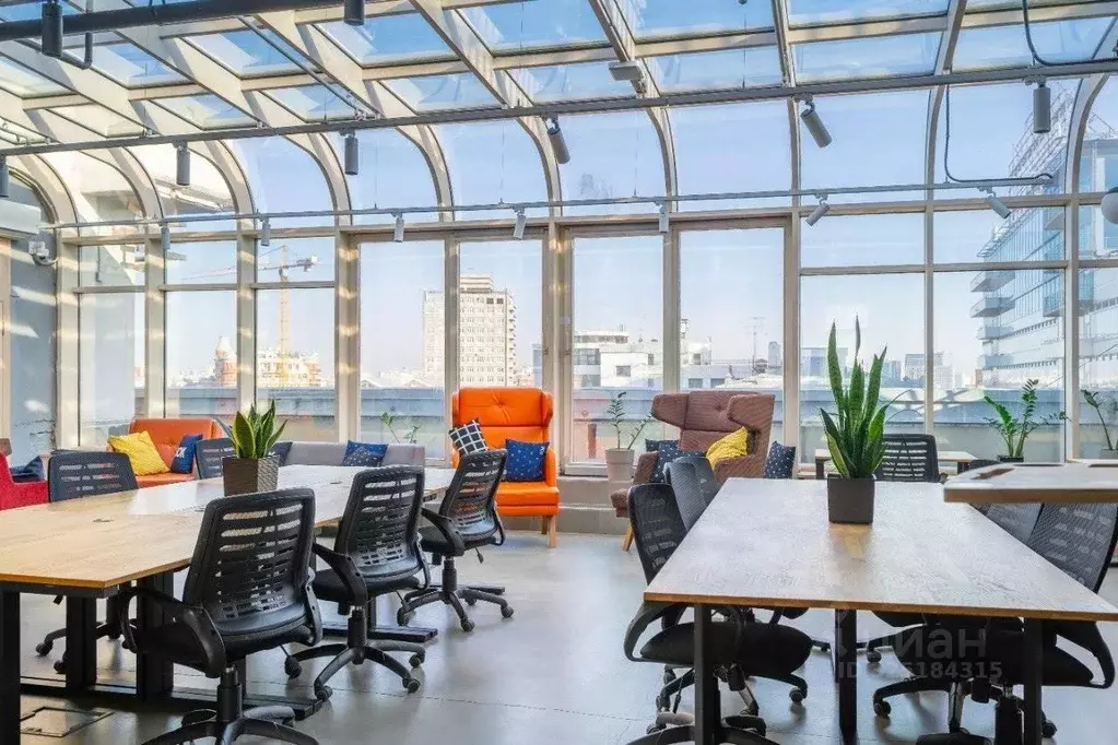 Офис в Москва ул. Земляной Вал, 8 (140 м) - Фото 1