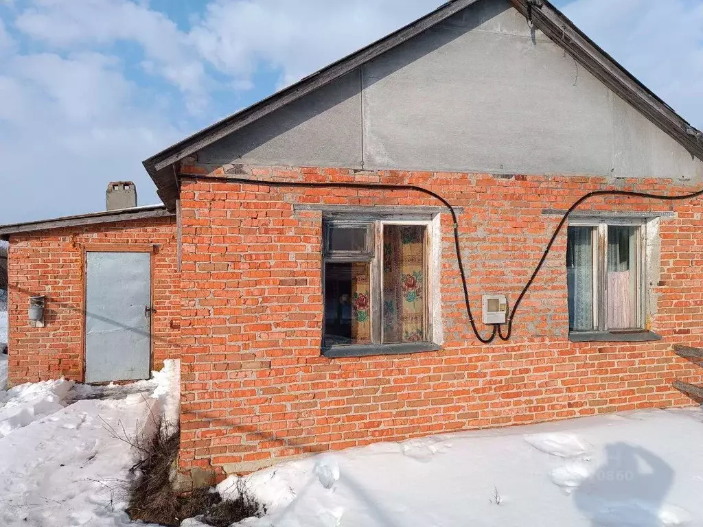 Дом в Саратовская область, Петровский район, Синеньское муниципальное ... - Фото 1