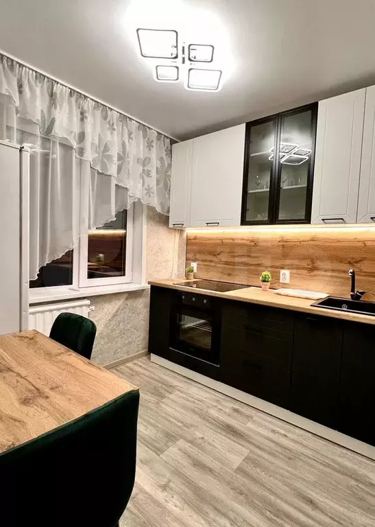 2-к. квартира, 54 м, 3/6 эт. - Фото 0